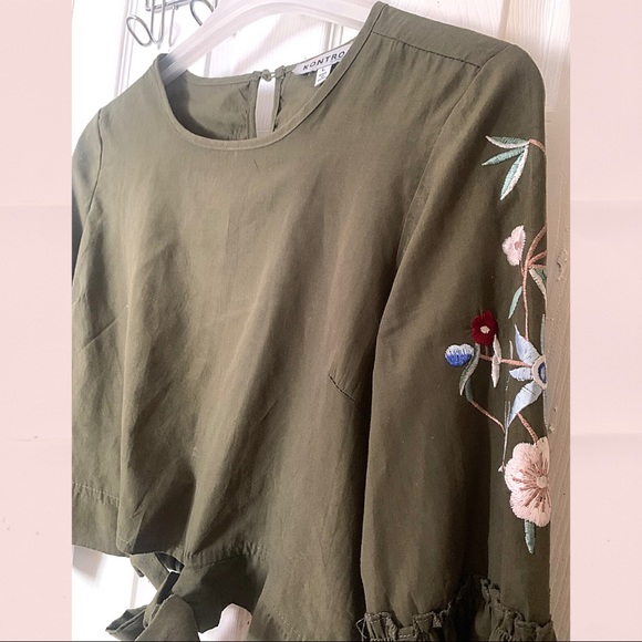 Top - Picture 2 of 4